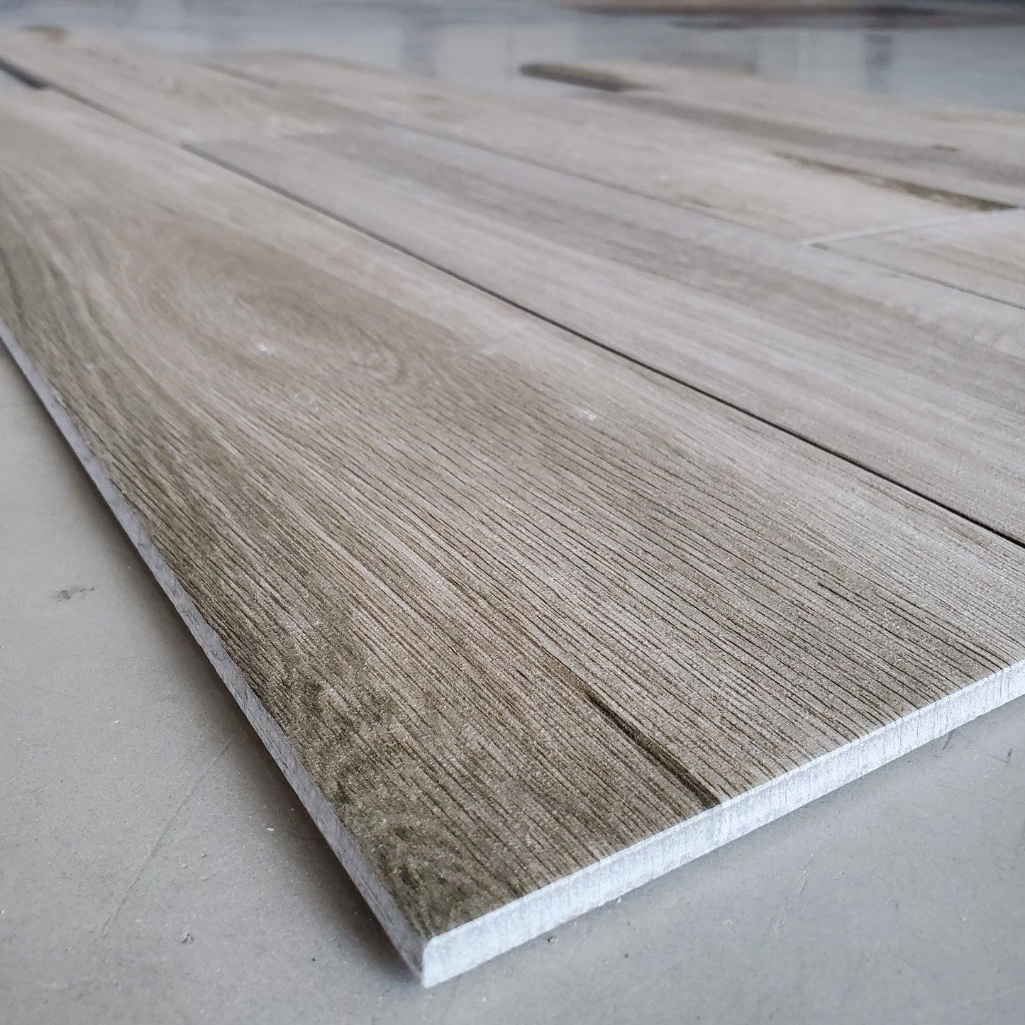 6"x36" A700 SADDLE BROOK Gravel - Sold by ctn